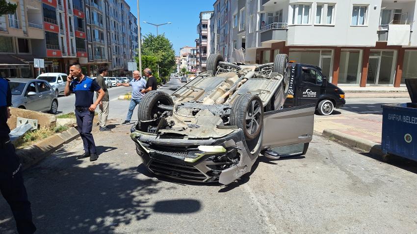 Bafra'da devrilen cipteki 2 kişi hastaneye kaldırıldı