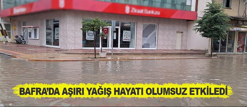 Bafra'da aşır yağışlar su baskınlarına neden oldu