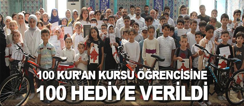 Bafra'da 100 Kur’an kursu öğrencisine 100 hediye verildi