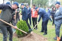 Bafra'da köy okulunda fidan dikimi yapıldı