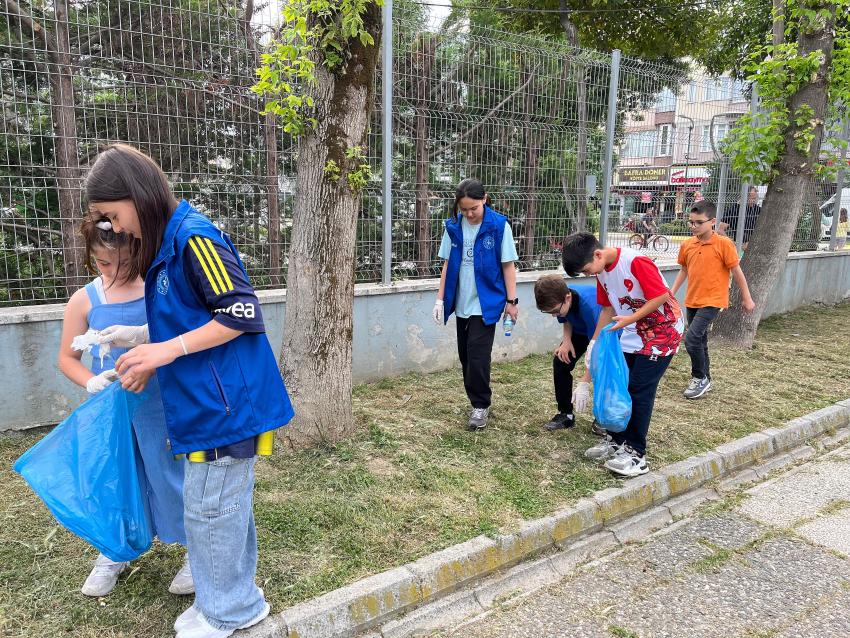 Bafra'da anlamlı günde temizlik etkinliği yapıldı