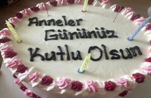 Bafra’da otizmli annelerine özel kutlama