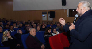 Bafra'da Mete Yarar'dan Türkiye Yüzyılı Konferansı