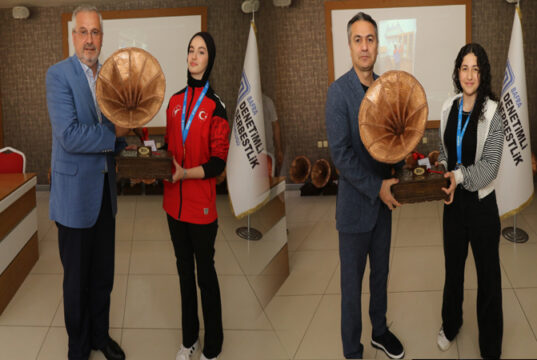 Bafra’da Başarılı Öğrencilere Anlamlı Ödüller