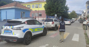 Yakakent’te Okul Önlerinde Sıkı Denetimler Başladı