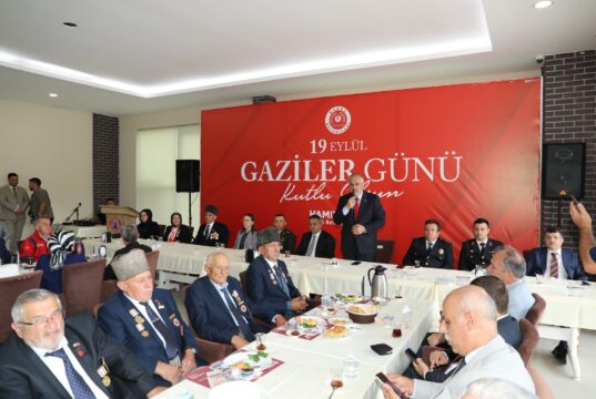 BAŞKAN KILIÇ, GAZİLERLE KAHVALTI PROGRAMINDA BULUŞTU