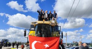 BAFRA`LI ÇİFTÇİ 600 TRAKTÖR YOLLARA ÇIKTI