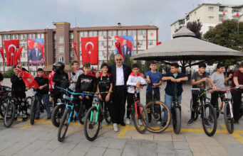 BAFRA’DA MİLLİ BAYRAM COŞKUSU PEDALLARA YANSIDI